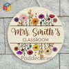 Biển lớp học WRN03 Round wooden class name signs