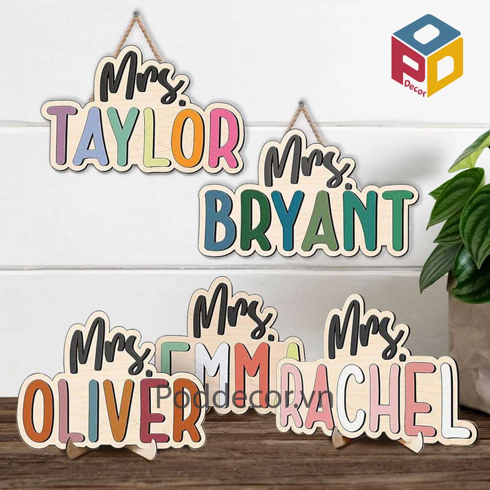 Hanging wooden letter nameplate