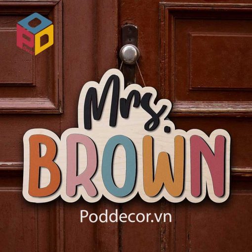 Biển tên cá nhân bằng gỗ treo cửa WRN08