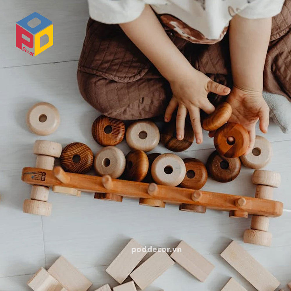 Trẻ em được vận động thô và tinh khi chơi các trò chơi Trẻ em được vận động thô và tinh khi chơi các trò chơi
