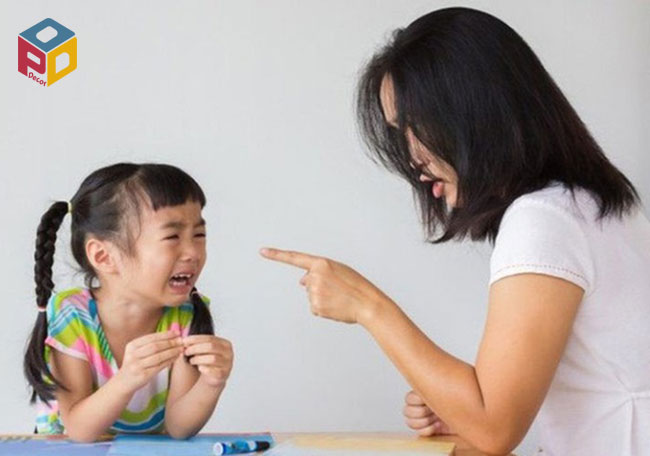 Làm việc liên tục trong môi trường ồn ào, với nhiều trẻ em có thể gây ra tình trạng kiệt sức về mặt tinh thần