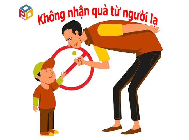 Dạy trẻ phân biệt người lạ và không nhận quà từ người lạ
