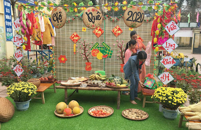 Gian hàng chợ quê trường mầm non Cam Thượng.
