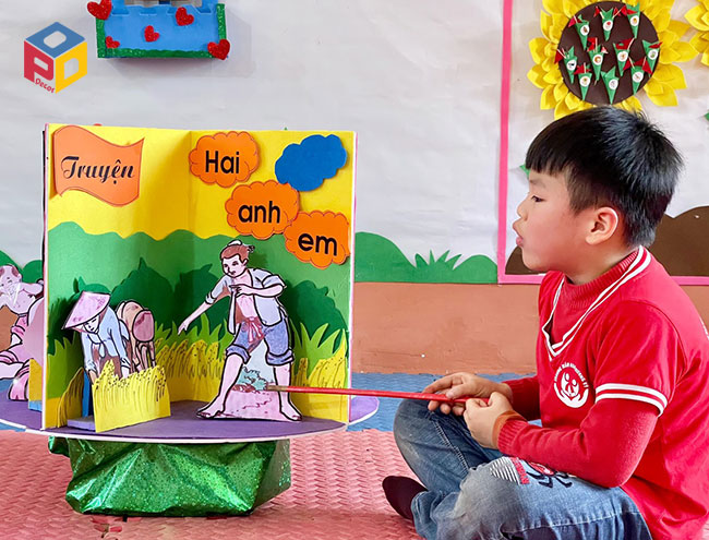 Khi kể chuyện trẻ sẽ học cách sử dụng ngôn ngữ một cách tự nhiên.