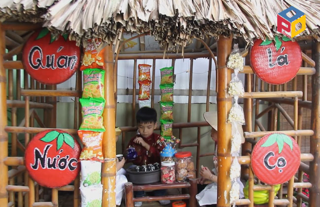 Quán nước trong hội chợ quê Trường MN Yên Sở