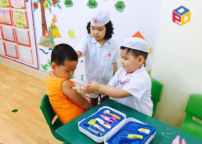 Trẻ trường MN Tản Lĩnh Ba Vì đóng vai bác sỹ