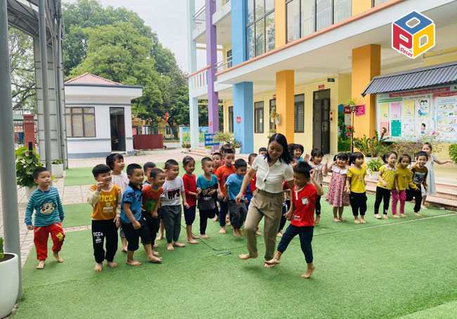 Hoạt động ngoài trời có ý nghĩa quan trọng trong sự phát triển của trẻ