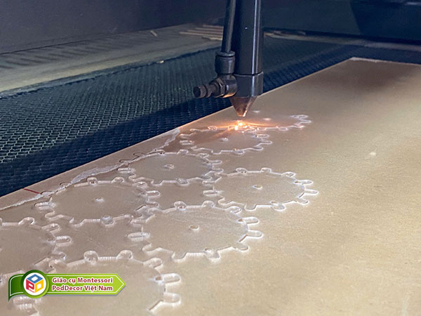 PodDecor Việt Nam nhận dịch vụ cắt mica bằng laser tại Hà Nội giá ưu đãi