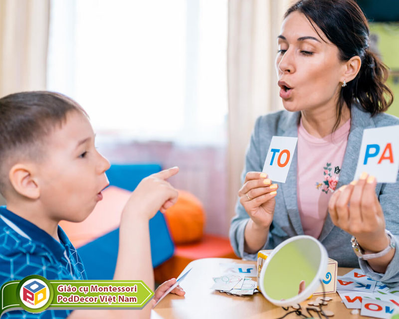 Giáo viên cần quan sát phát hiện sớm trẻ có dấu hiệu rồi loạn phát triển ngôn ngữ 